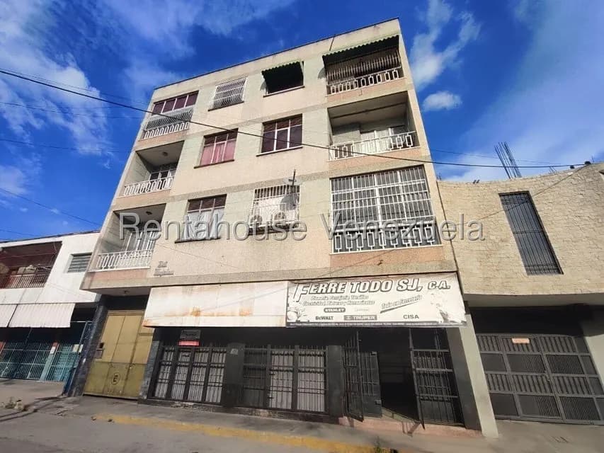 Comercial (Local Comercial) en Alquiler en Centro, Aragua