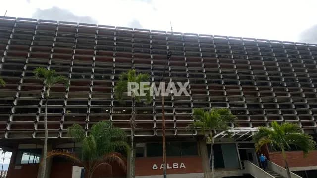 Oficina En Alquiler Boleita Norte 82M2 mas Terreza
