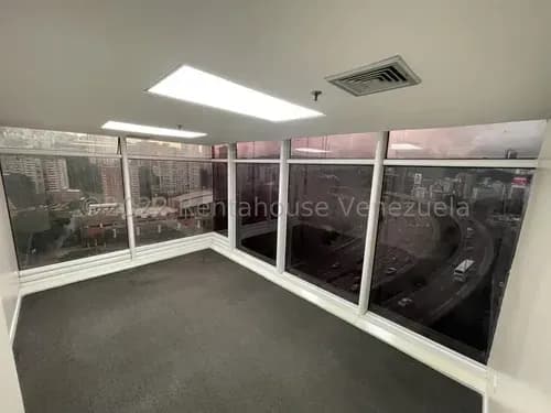 Clara Mojica - Oficina En Venta En Urb. El Recreo, Caracas 24-18576 Yf