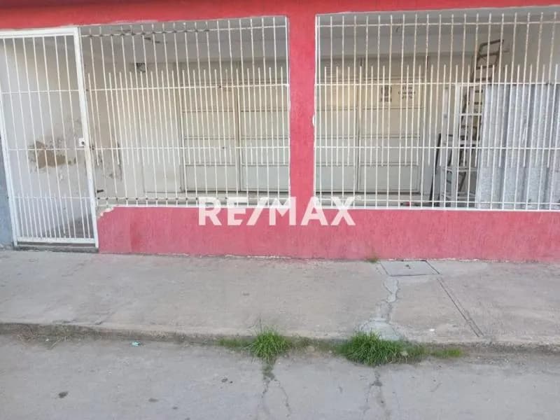SE ALQUILA LOCAL COMERCIAL 100M2 UBICADO EN EL CASCO CENTRAL TUCACAS, LIBERTADOR.