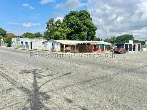 Terreno En Venta En Cabudare Calle 9 La Mata Codigo 2 6 7 7 8 3 Mildred Si Lo Que Buscaba Era Una Oportunidad De Negocio Le Traemos Esta Excelente Esquina Comercial En La Calle Mas Movida Y Transita