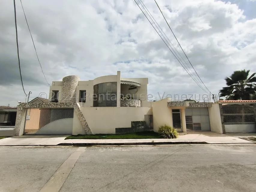 Casa (Multipes Niveles) en Venta en Corinsa, Aragua
