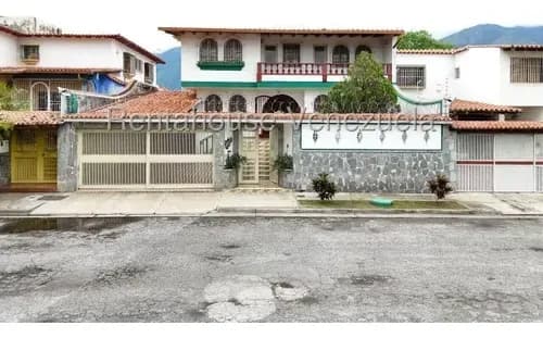Casa En Venta. Urb. Colinas De La California.