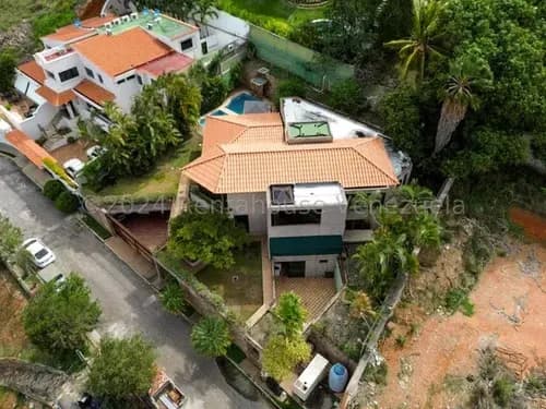 Karen Burgos Vende Espectacular Casa En El Pedregal Barquisimeto, Cód. 25-1973, Ideal Para Quien Busca Perfecta Combinación Entre, Comodidad, Elegancia, Confort Y Seguridad.