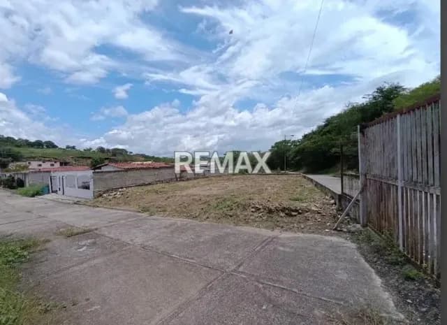VENTA DE TERRENO URBANIZACION VISTA REAL