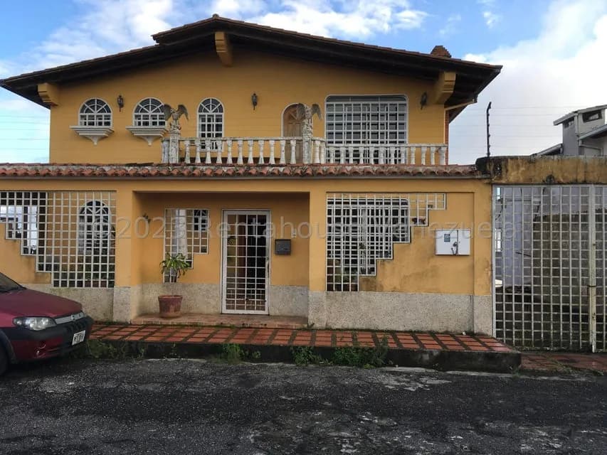 Casa (Multipes Niveles) en Venta en Parque el Retiro, Miranda