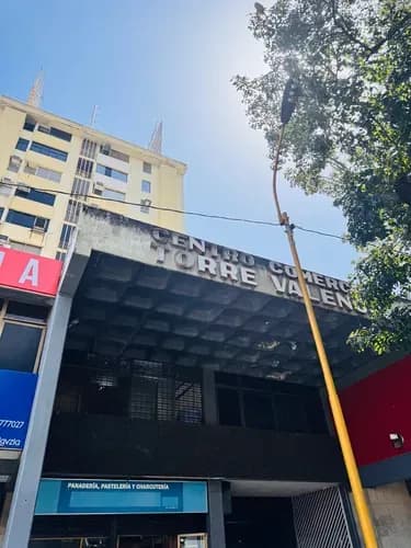 Oficina En Venta En Av, Bolivar D45-15