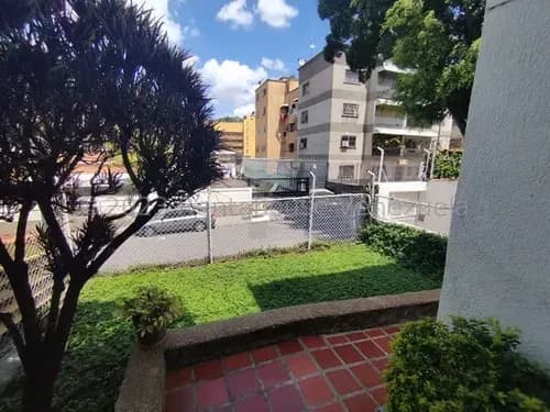 Rm / Espectacular Casa De Dos Niveles, Para Uso Residencial Y Comercial, Totalmente Habitable, Con Muy Buena Ubicación, Excelente Mantenimiento, En San Bernardino // Mls #24-4601