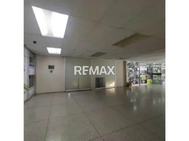 En Alquiler Local Comercial 120 mts2 Los Chaguaramos
