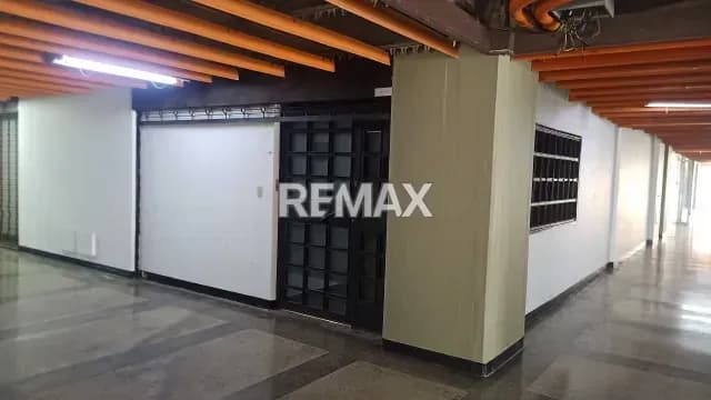 Local u Oficina en Alquiler planta Baja – Paseo Las Industrias