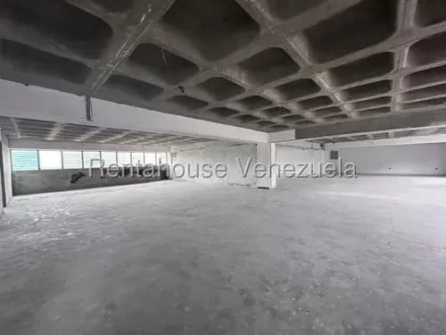 Amplio Deposito En Zona Industrial De Guaicay 25-23375 Mvg