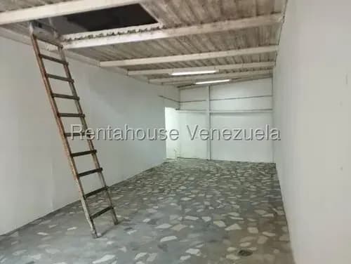 Jg Cod Flex 26-3105 Se Alquila Local De 225 Mts Excelente Ubicacion Negociable