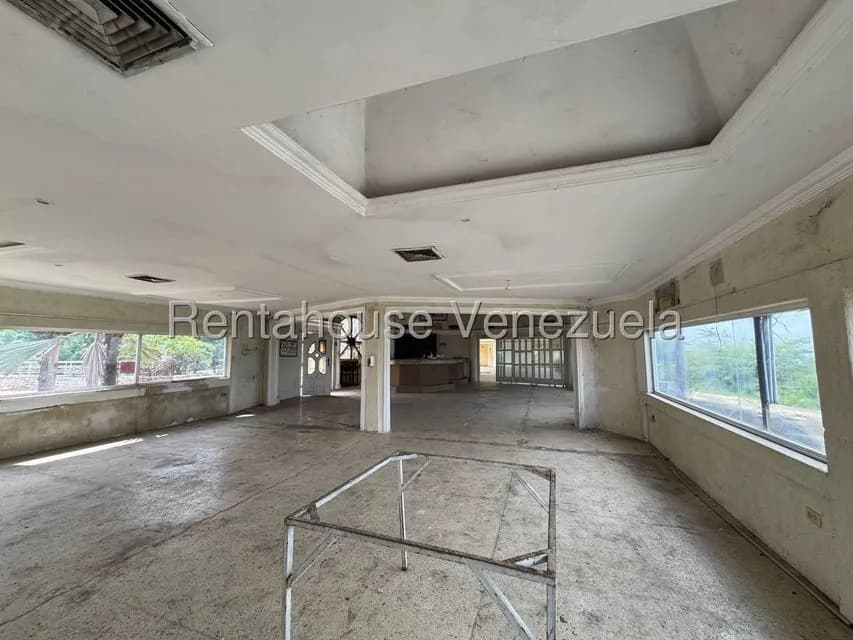 Comercial (Local Comercial) en Venta en Via Santa Rita, Zulia