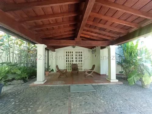 Casa Con Terreno En Venta De 16.265 M2 Paralelo A La Autopista Regional Del Centro, Con Entrada Principal En Conjunto Cerrado Con Vigilancia 24/7. (#25-4842)