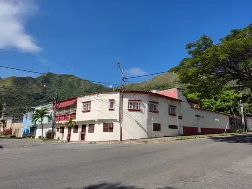 Anny Cuevas Y Manuel Sarabia Inziturealtors Venden Casa Multipropósito Urbanización Lomas De La Esmeralda San Diego Estado Carabobo