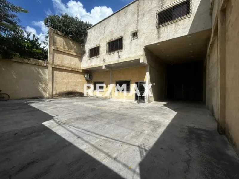 Galpon en Venta Avenida Libertador con Calle Palavecino - Cabudare