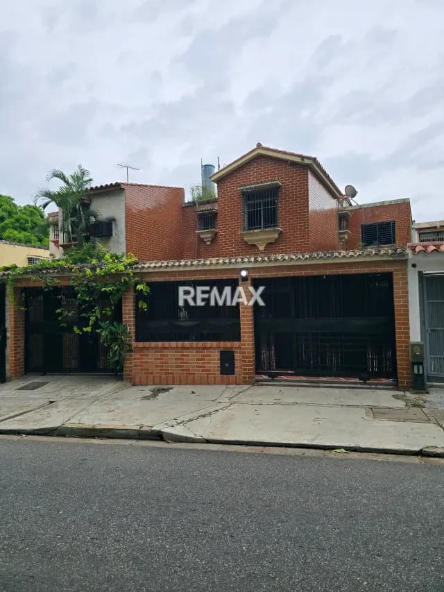 VENTA DE CASA COMERCIAL PARA REMODELAR PREBO I A PIE DE CALLE