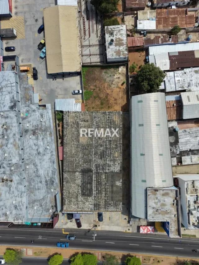 GALPÓN EN VENTA EN AVENIDA LA LIMPIA ZONA OESTE EN MARACAIBO