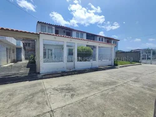Turmero Venta De Hermosa Casa Con Terreno Contácteme Y Hablemos Gbf 25-14814