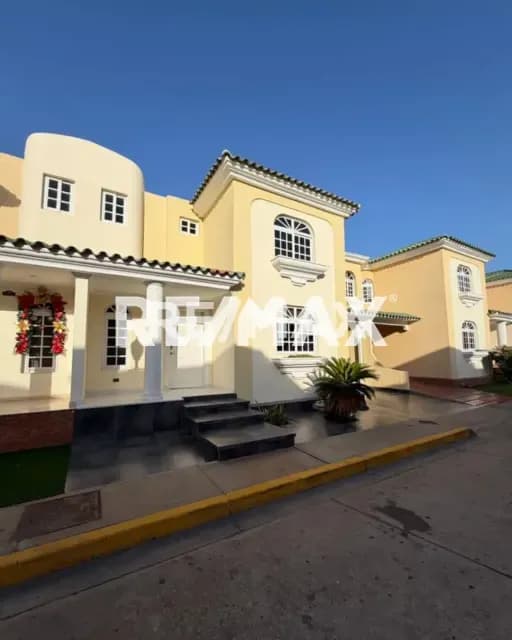 EN VENTA TONWHOUSE LAGO COUNTRY I