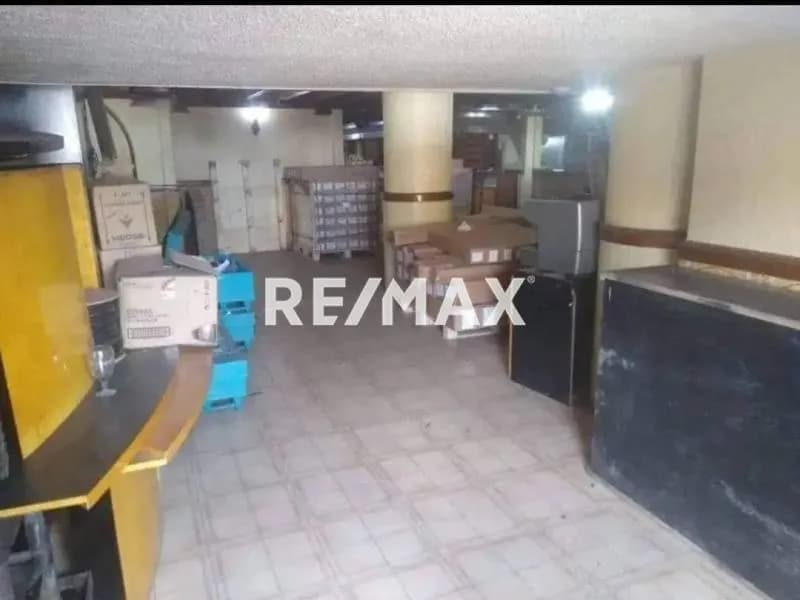 Se Vende Local Comercial a pie de calle en la Av Andres Bello