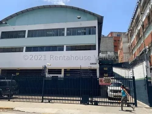 Agp Galpón De Uso Comercial Y Industrial En Venta, En El Llanito, Ideal Para Cualquier Negocio 24-26749 Ys