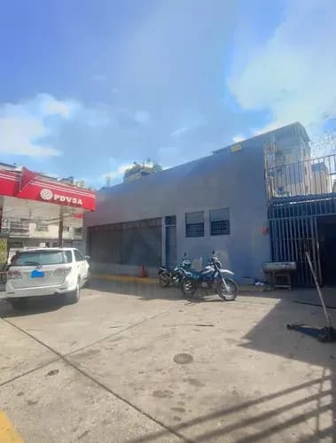 Venta De Local Comercial Con Estación De Servicio (activa) Los Chaguaramos 1020 M2 Ven A Descubrir Todas Las Bondades De Esta Propiedad