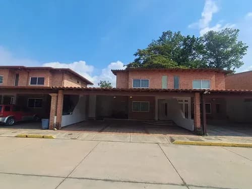 Annic Coronado Vende Hermoso Townhouse Amoblado En El Conjunto Residencial Las Trinitarias, Ubicado En La Cumaca, San Diego (1era Etapa) 320370