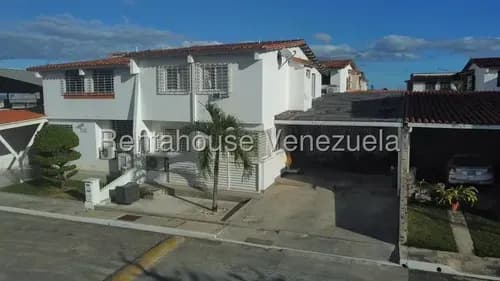 Iris Marin Vende Bella Casa Duplex Ubicada En Conjunto Privado Cabudare Av Intercomunal