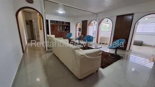 Apartamento En Alquiler Mls 26-22127 Ycl.
