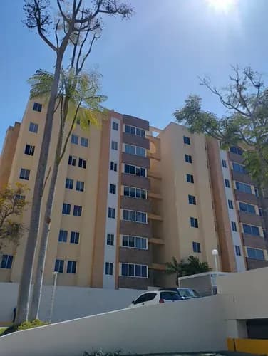 Apartamento Moderno Piso Bajo En Mañongo Cercano Al Sambil Cj