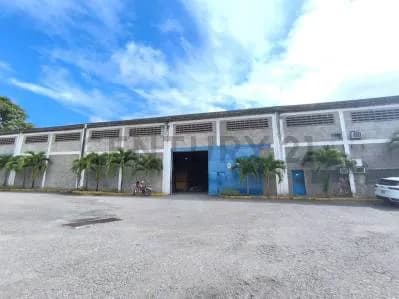 Venta de Galpón de 1.650,00 m² en Guatire