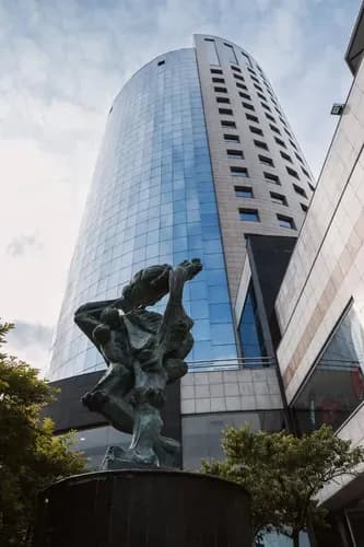 En Alquiler Exclusiva Oficina, Ubicada En La Torre Bod G.g