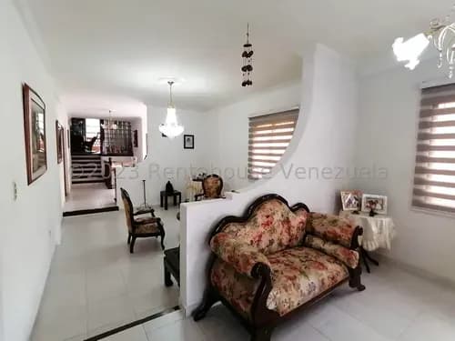 Rentahouse Lara Vende Fantástica Quinta Multinivel En Exclusivo Urbanismo Al Este. Ofrece Amplia Cocina Italiana, Área Social Con Piscina Y Máxima Seguridad Para Su Familia. ¡lujo!