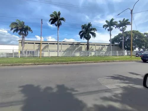 Egleé Suárez Alquila Centro Integralde Operaciones Z.i.m Ii. Av. Henry Ford C/c Branger. Antigua Insanova. Vía Aeropuerto. . PLG-160