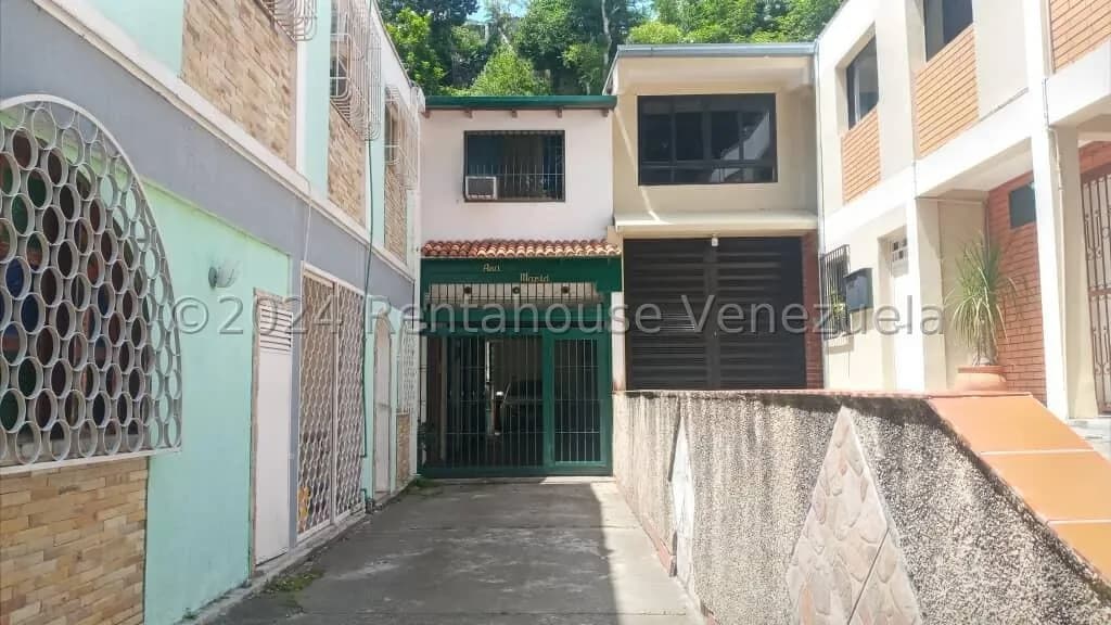 Casa en venta - $180k