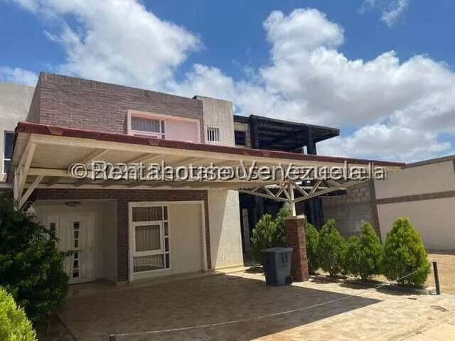 Townhouse (1 Nivel) en Venta en Punto Fijo, Falcon
