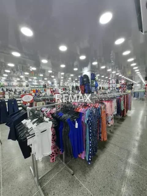 Se Alquila edificio comercial en calle Monagas