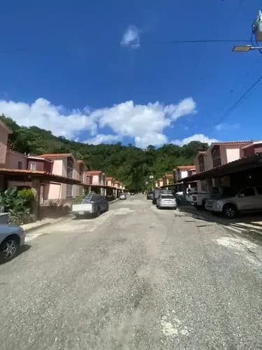 Mc Vende Aparto Quinta El Paraiso Que Tanto Buscabas En Res. Lomas Del Rocio Naguanagua - Viaq-003