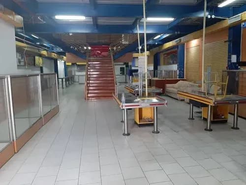 Home24 Bahia Ofrece En Venta Edificio Comercial En El Centro De Puerto La Cruz, Edif Las Novedades, Ubicación Estrategica