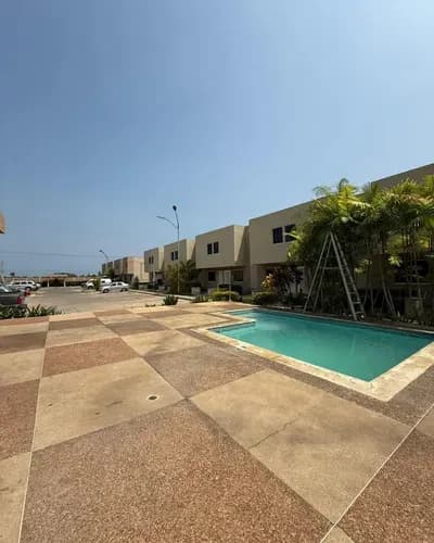 En Venta Townhouse En Res. Mar De Oriente Barcelona