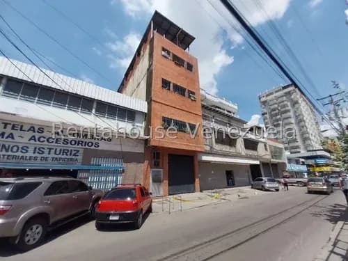 Edificio Comercial Ubicado En La Mejor Zona Comercial De Maracay Av Bolivar 4 Niveles Oficinas Depositos Local Comercial Estef 26-12129