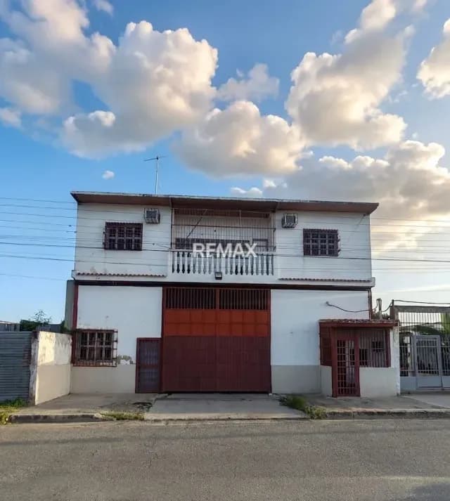 Alquiler de Galpon y Casa sector Santa Rita