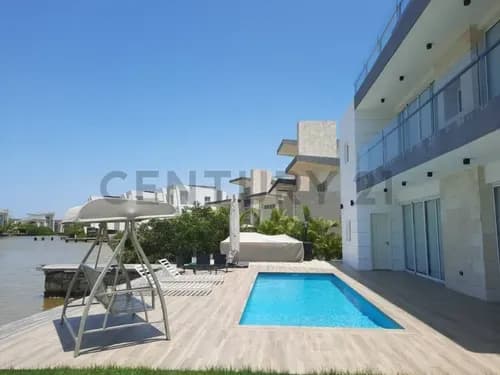 Venta De Hermosa Villa