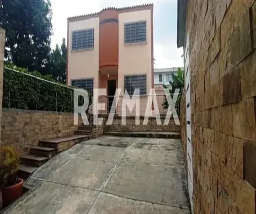 Casa En Venta - Macaracuay 480 Mts2 C. 596 Mts2 T. Caracas