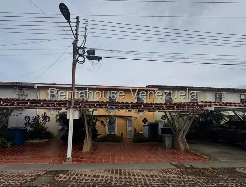 Casa (Duplex) en Venta en Villa Antigua, Portuguesa