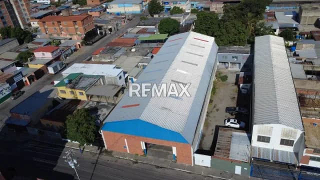 Galpón en venta de 1.000m2 uso comercial, industrial en Calle 50 con carrera 22 y 23 Centro Oeste