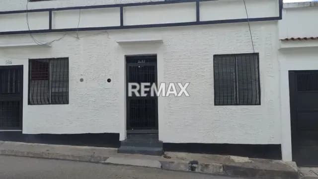 SE ALQUILA APARTAMENTO EN TARIBA
