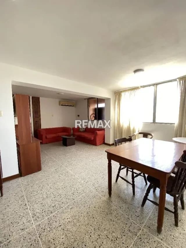 Apartamento en Alquiler Urb. La Paragua, Edificio Caicara 1