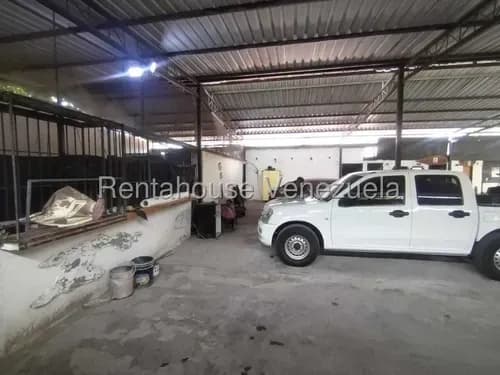 Héctor Malavé Alquila Amplio Terreno En Centro De Barquisimeto, En Plena Avenida, Perfecto Para Desarrollar Actividades Automotrices,